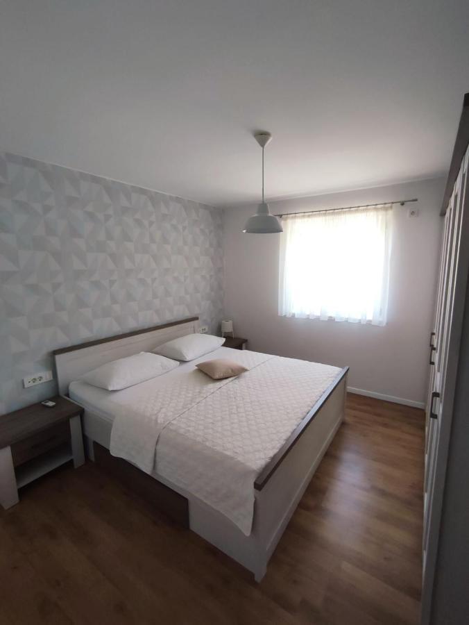 Holiday Home Cherry Tree Zrnovnica Luaran gambar
