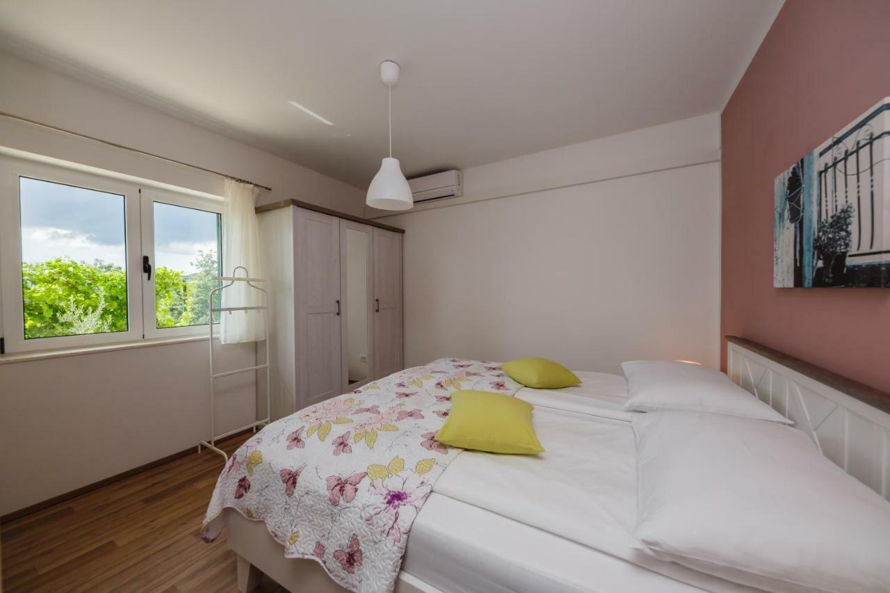 Holiday Home Cherry Tree Zrnovnica Luaran gambar