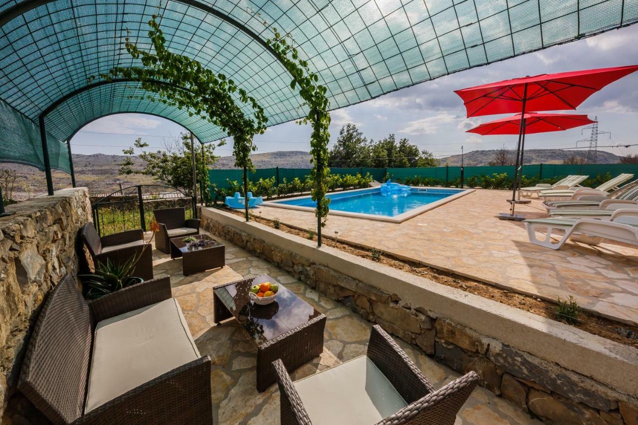 Holiday Home Cherry Tree Zrnovnica Luaran gambar