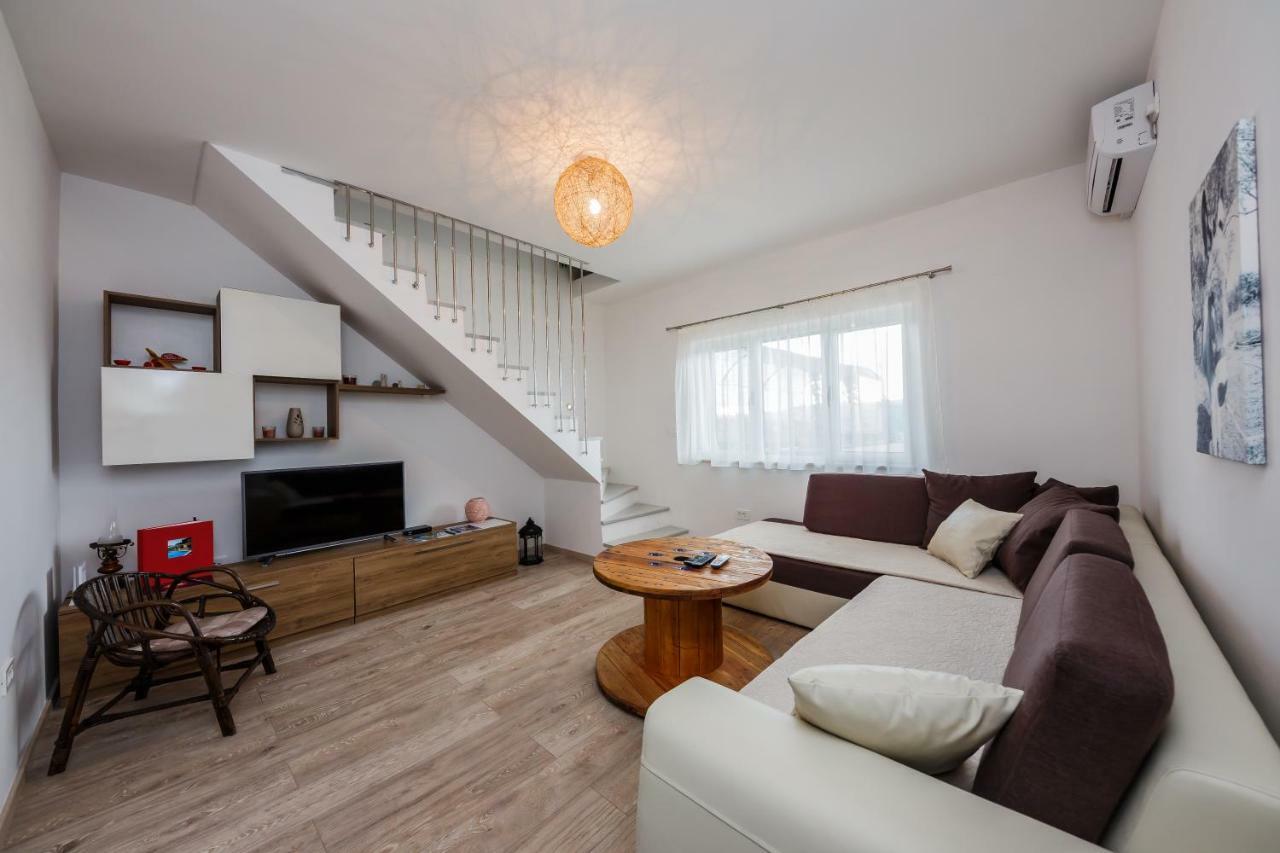 Holiday Home Cherry Tree Zrnovnica Luaran gambar