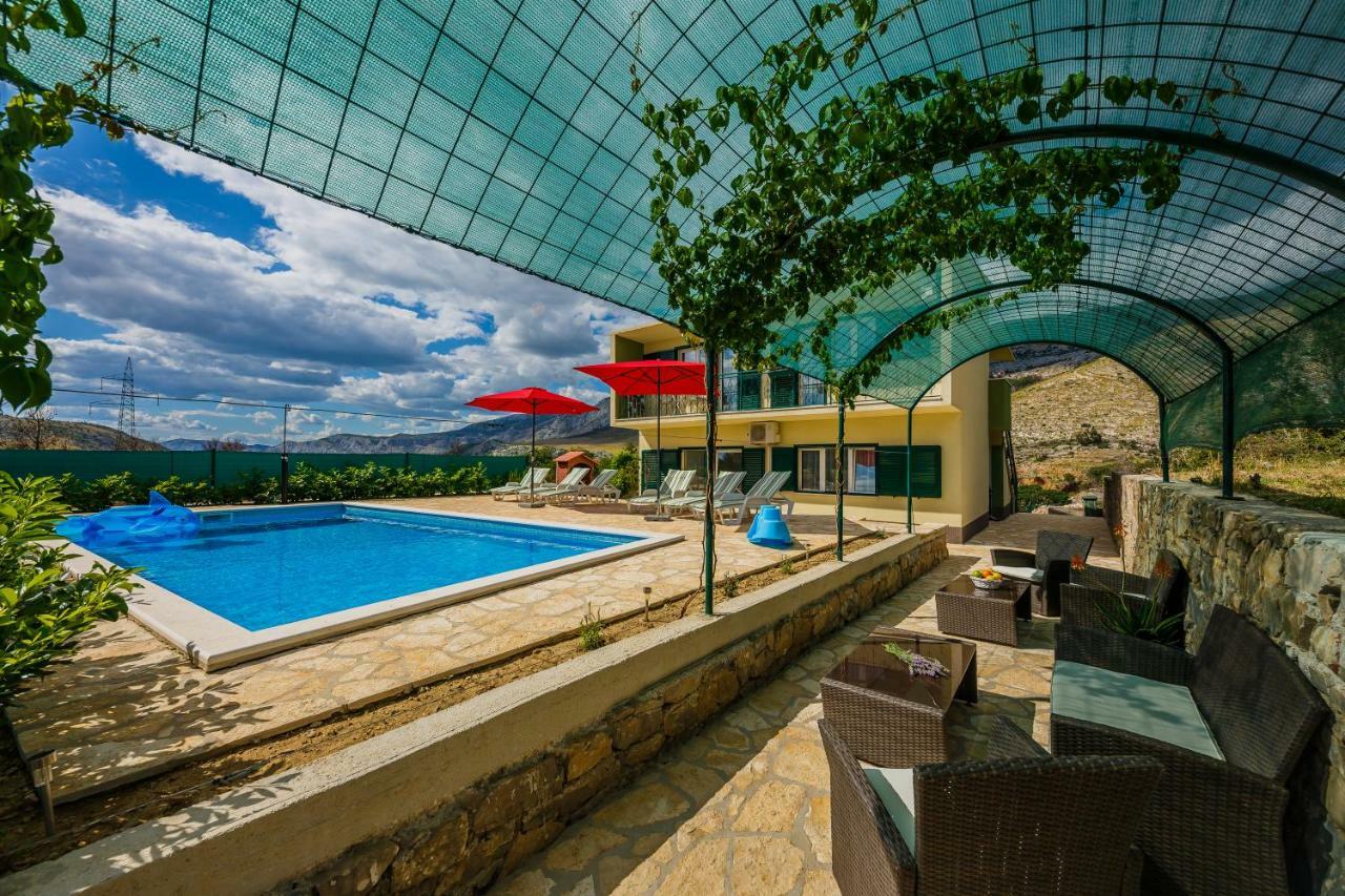 Holiday Home Cherry Tree Zrnovnica Luaran gambar