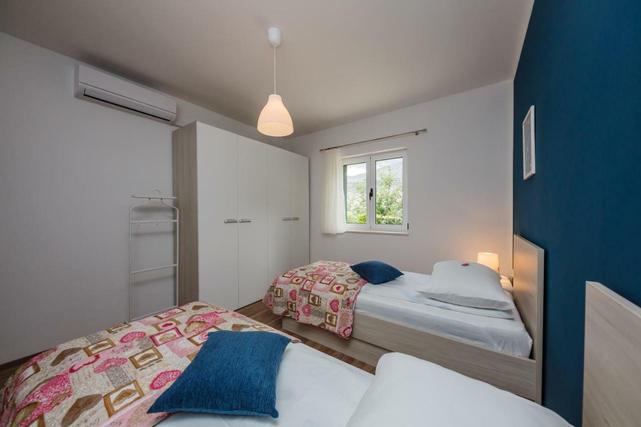 Holiday Home Cherry Tree Zrnovnica Luaran gambar